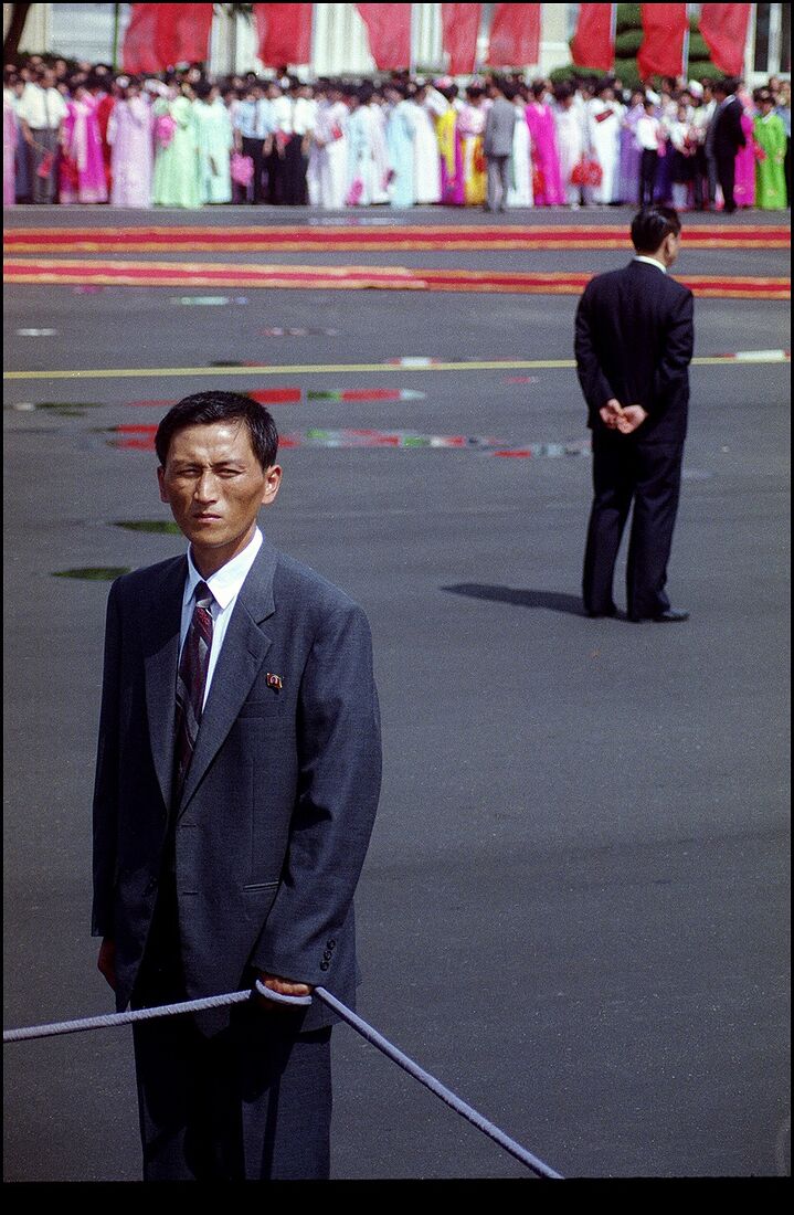 Во время тожественной встречи Путина в аэропорту Пхеньяна